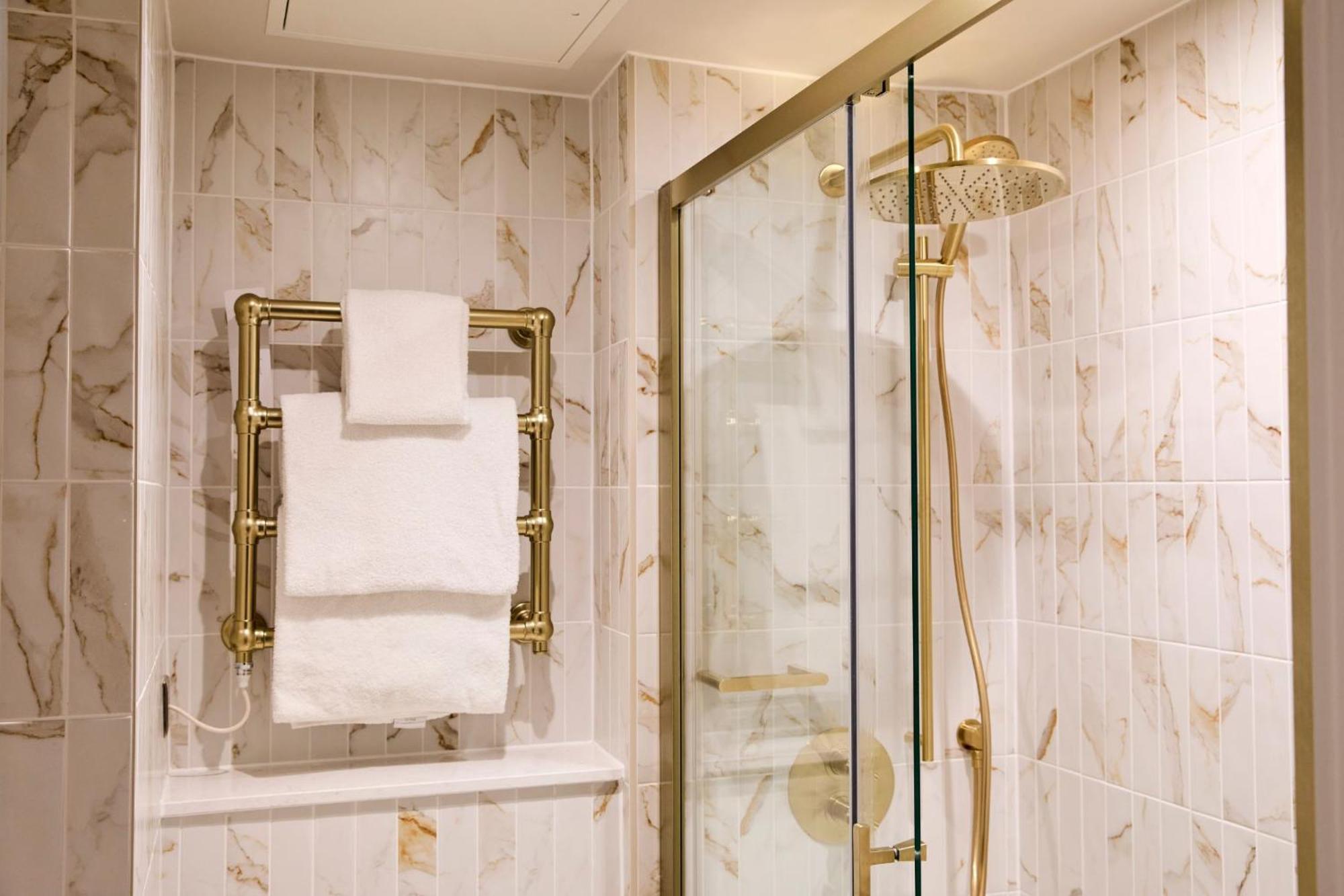 Francis Hotel Bath Bagian luar foto